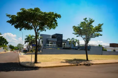 Lote/Terreno à venda, 800m² no Polo Centro, Foz do Iguaçu