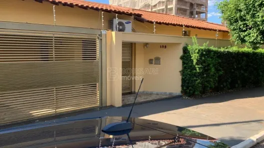 Casa com 3 Quartos à venda, 214m² no Vila Harmonia, Araraquara