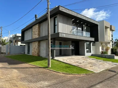 Casa de Condomínio com 4 Quartos à venda, 220m² no Central Park, Cachoeirinha
