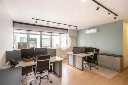 Sala Comercial à venda, 150m² no Centro, Curitiba