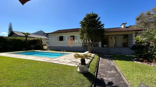 Casa de Condomínio com 4 Quartos à venda, 339m² no Carlos Guinle, Teresópolis