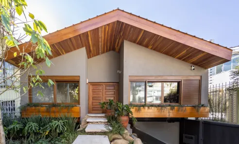 Casa com 4 Quartos à venda, 370m² no Três Figueiras, Porto Alegre
