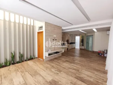 Casa com 3 Quartos à venda, 198m² no Cidade Jardim, Uberlândia