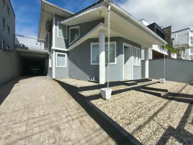 Casa com 3 Quartos para alugar, 300m² no Pagani, Palhoça
