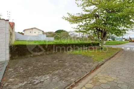Lote/Terreno à venda, 630m² no Josedy, Peruíbe