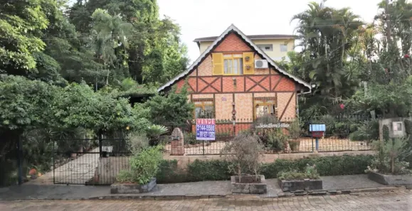 Casa com 4 Quartos à venda, 240m² no Velha, Blumenau