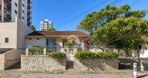 Casa com 2 Quartos à venda, 112m² no Passo da Areia, Porto Alegre