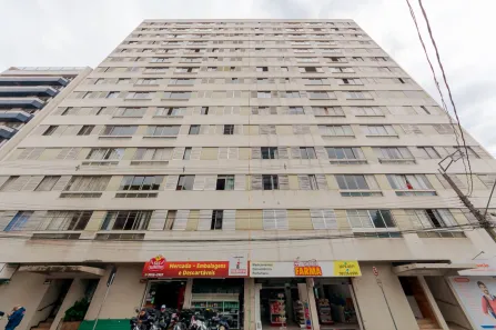 Apartamento com 3 Quartos para alugar, 120m² no Centro, Curitiba