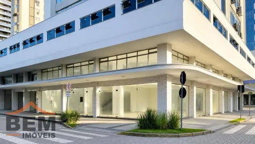 Sala Comercial para alugar, 1200m² no Centro, Itajaí