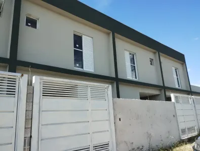 Sobrado com 2 Quartos à venda, 83m² no Balneário dos Golfinhos, Caraguatatuba