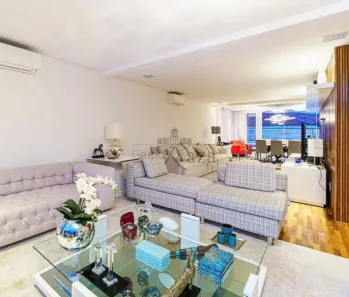 Casa com 3 Quartos à venda, 500m² no Pacaembu, São Paulo