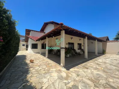Sobrado com 4 Quartos à venda, 260m² no Centro, Bertioga