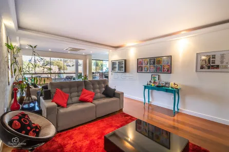 Casa com 4 Quartos à venda, 350m² no Três Figueiras, Porto Alegre