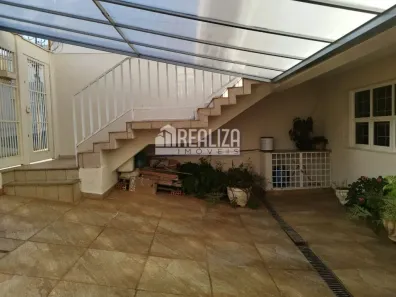 Casa com 6 Quartos à venda, 242m² no Boa Vista, Uberaba
