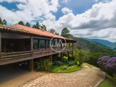 Casa com 3 Quartos à venda, 600m² no Cuiabá, Petrópolis