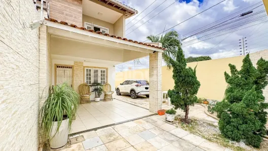 Casas à venda em Maraponga, Fortaleza - Viva Real