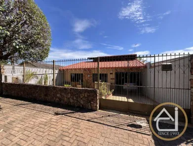 Casa com 3 Quartos à venda, 174m² no Conjunto Habitacional Maria Cecília Serrano de Oliveira, Londrina