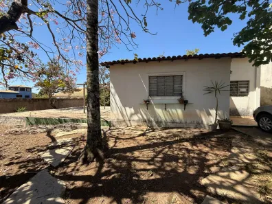 Casa de Condomínio com 2 Quartos à venda, 1000m² no Região dos Lagos, Brasília