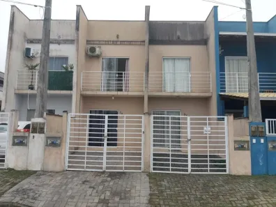 Sobrado com 2 Quartos para alugar, 58m² no Espinheiros, Joinville