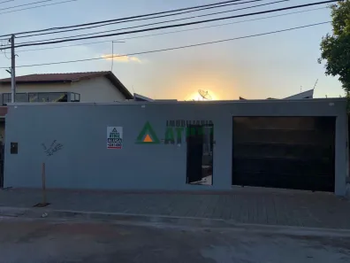 Casa com 3 Quartos para alugar, 150m² no Cafezal, Londrina