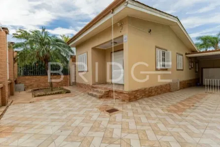Casa com 3 Quartos para alugar, 228m² no Jardim Itu, Porto Alegre