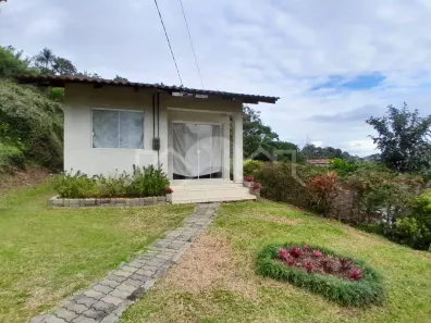 Casa com 1 Quarto para alugar, 50m² no Petrópolis, Joinville