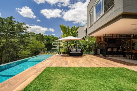 Casa de Condomínio com 4 Quartos para venda ou aluguel, 370m² no Tamboré, Santana de Parnaíba
