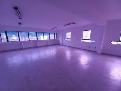 Sala Comercial para alugar, 130m² no Vila Mathias, Santos