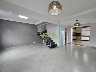 Casa de Condomínio com 3 Quartos para alugar, 135m² no Chácara Letônia, Americana