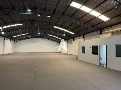 Galpão/Depósito/Armazém para alugar, 2000m² no Umuarama, Uberlândia