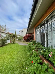 Casa com 5 Quartos à venda, 232m² no Menino Deus, Porto Alegre