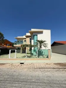 Casa com 3 Quartos à venda, 179m² no CENTRO, Guabiruba