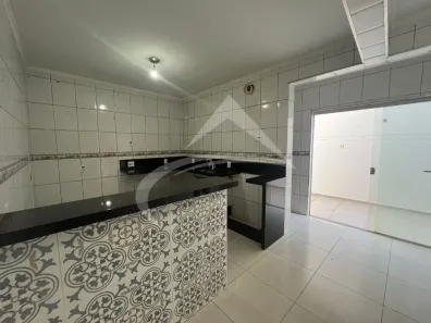Sobrado com 3 Quartos à venda, 150m² no Conjunto Habitacional Hilda Mandarino, Araçatuba