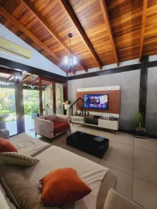 Casa de Condomínio com 4 Quartos para alugar, 320m² no Chácara dos Lagos, Carapicuíba