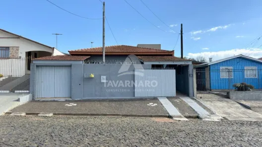Casa com 3 Quartos à venda, 233m² no Uvaranas, Ponta Grossa