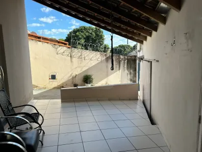 Casa com 3 Quartos para alugar, 117m² no Santa Rosa, Uberlândia
