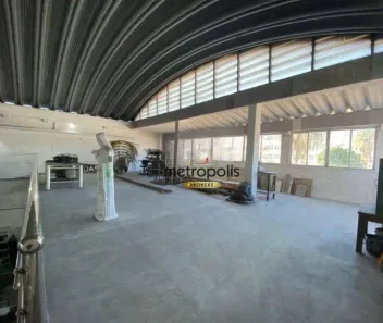 Galpão/Depósito/Armazém para venda ou aluguel, 711m² no Santo Antônio, São Caetano do Sul
