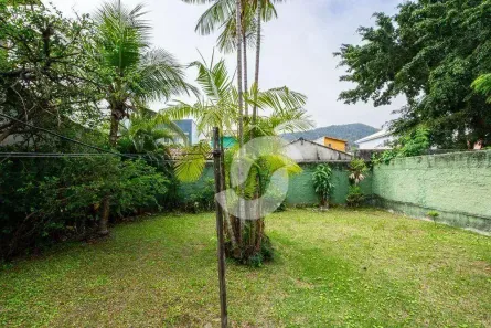 Casa com 3 Quartos à venda, 360m² no Itaipu, Niterói
