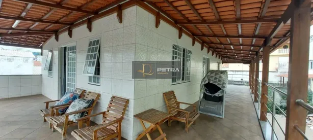 Casa com 3 Quartos à venda, 420m² no Jardim Riacho das Pedras, Contagem