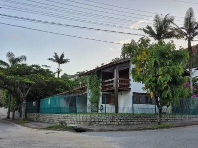 Casa com 4 Quartos à venda, 392m² no Trindade, Florianópolis