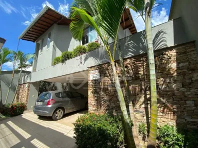 Casa com 5 Quartos para alugar, 372m² no Ouro Preto, Belo Horizonte