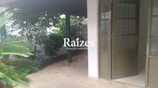 Casa com 3 Quartos à venda, 200m² no Distrito Industrial, Uberlândia