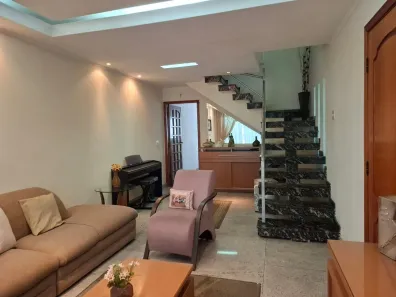 Sobrado com 3 Quartos à venda, 216m² no Jardim Textil, São Paulo