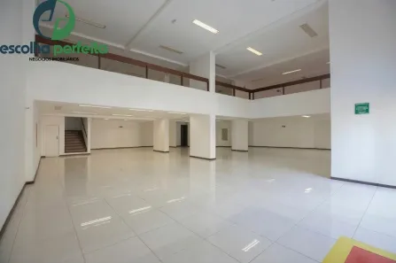 Sala Comercial para alugar, 477m² no Caminho das Árvores, Salvador