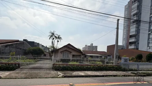 Lote/Terreno à venda, 800m² no Bom Retiro, Joinville