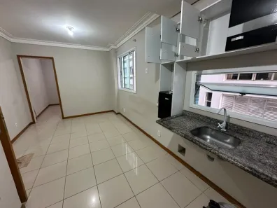 Apartamento com 1 Quarto para alugar, 35m² no Centro, Florianópolis