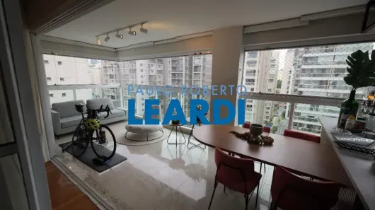 Apartamento com 4 Quartos à venda, 210m² no Vila Olímpia, São Paulo