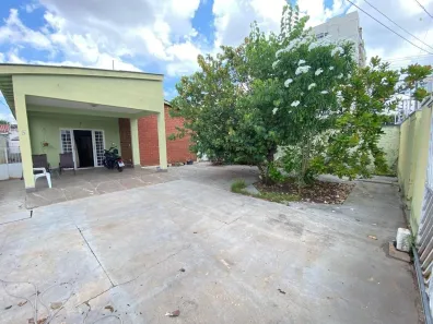 Casa com 3 Quartos à venda, 200m² no Jardim Petrópolis, Cuiabá