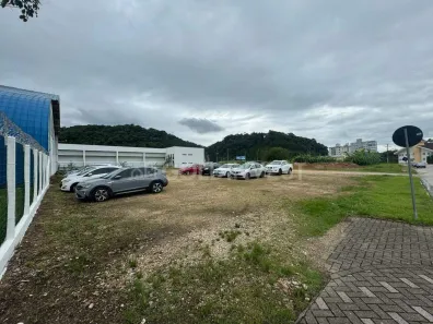 para alugar, 750m² no Jardim Maluche, Brusque
