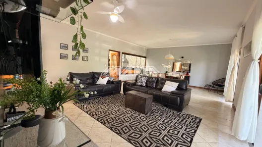 Sobrado com 3 Quartos à venda, 272m² no Parque Florence, Valinhos